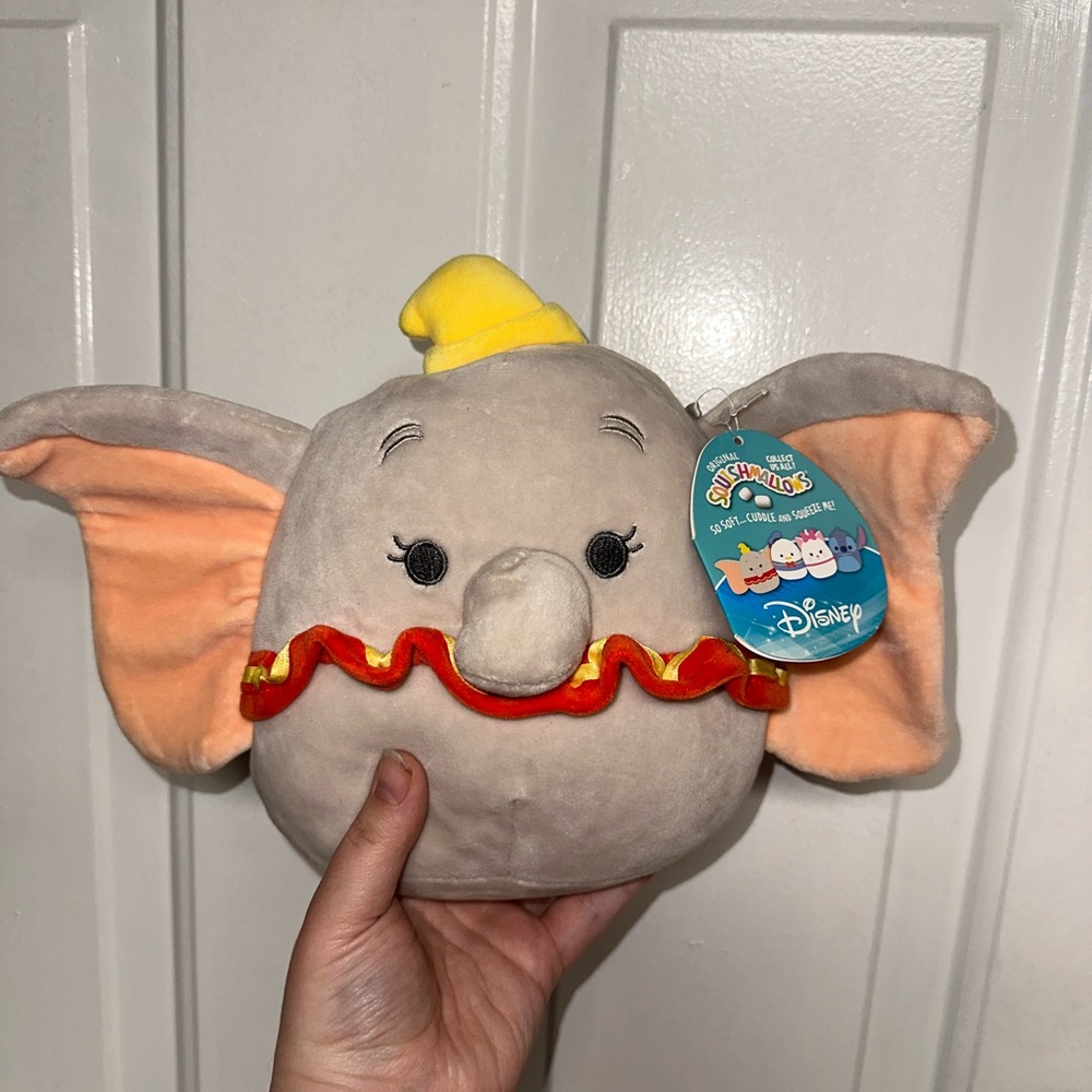 NWT 8” dumbo the elephant Disney squishmallow!
